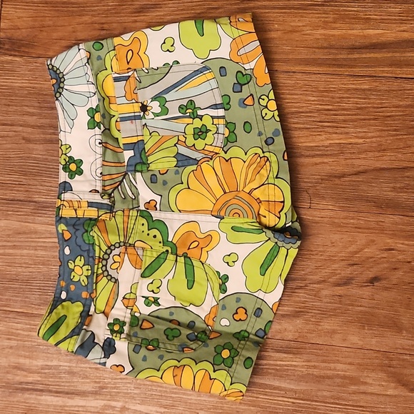 BTRU shorts size S - Picture 2 of 3